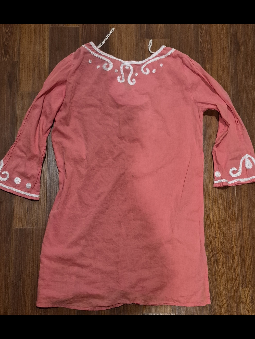 Dalin Coral Tunic with White Embroidered V-Neck - Picture 2 of 3